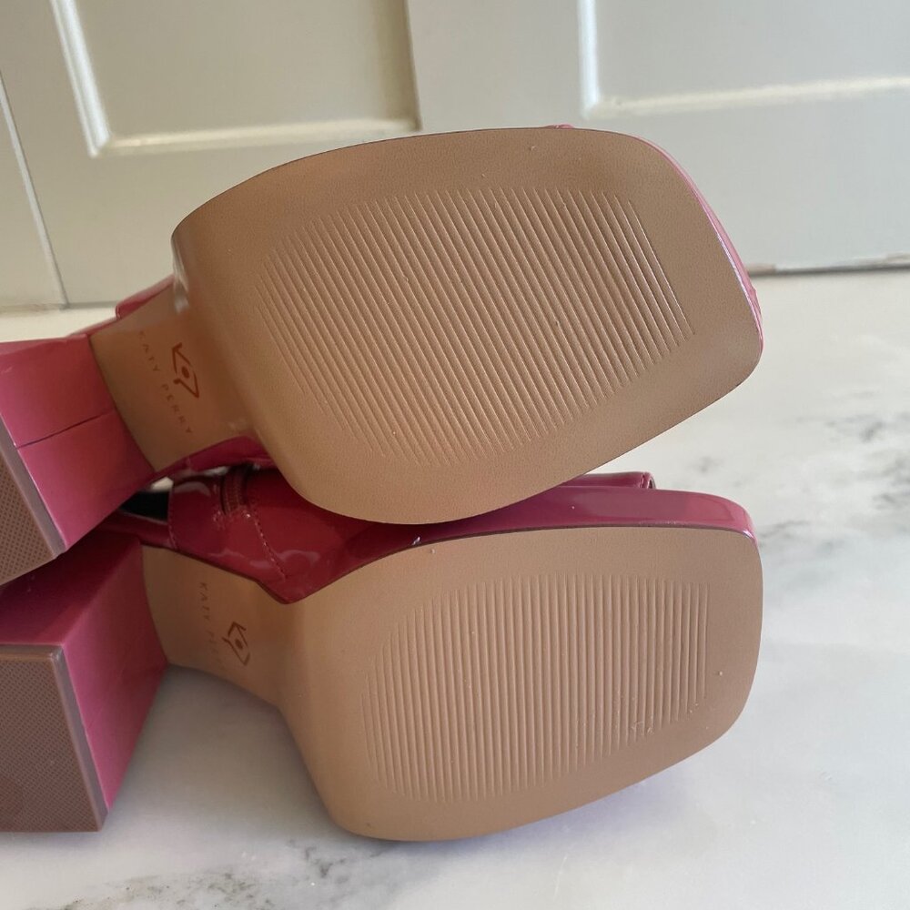 Katy Perry Surrprise Shootie in red dust, Size 6 - Picture 8 of 9